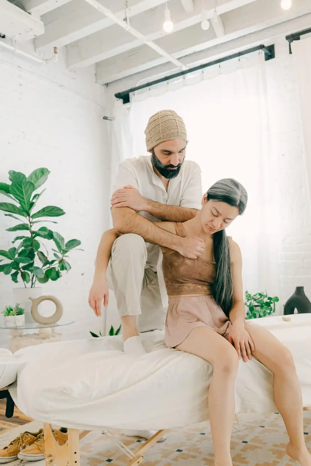 Joel Gheiler performing Rolf Method myofascial release session in Boston - Rolfing alternative