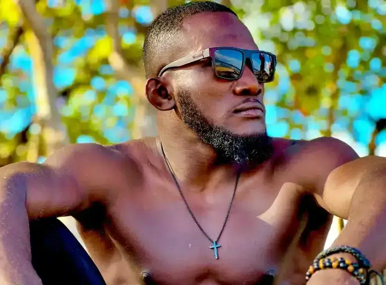 Isidro A - prefers Rolf Method over Rolfing Boston